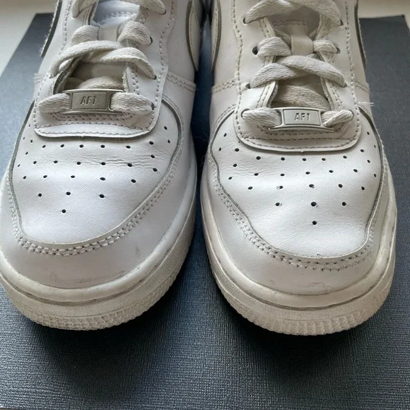 Nike - Air Force One - White - Boys Size 5.5 Youth - Picture 4 of 8